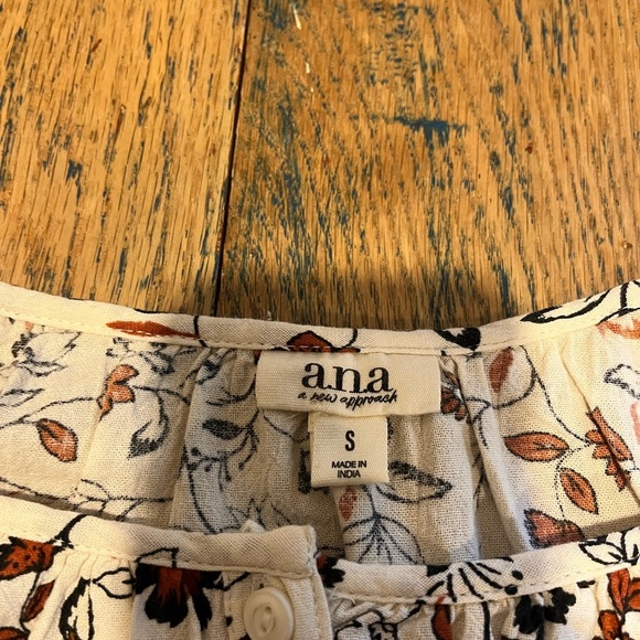 🌸ANA floral peasant blouse, size S - Picture 2 of 9